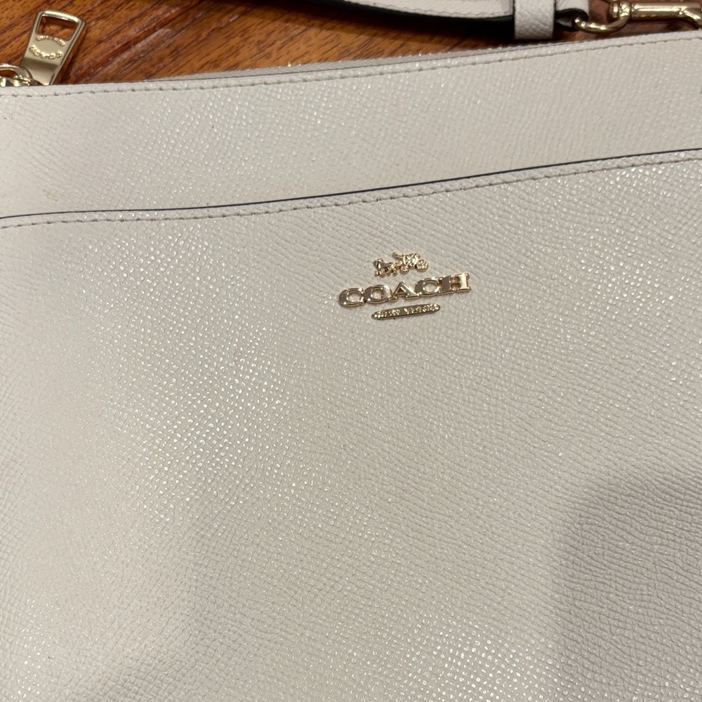 Coach Off-White Crossbody Bag - Picture 2 of 8